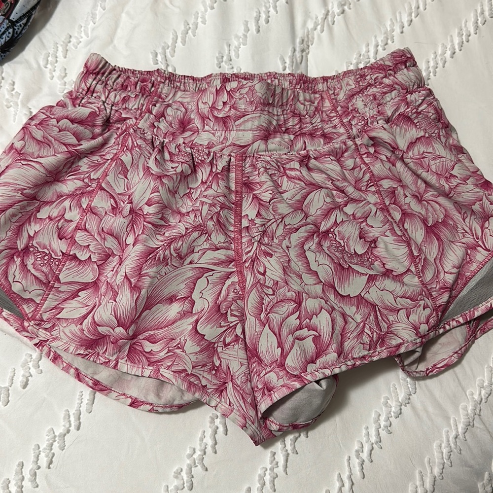 Lululemon Hotty Hot Shorts 2.5”